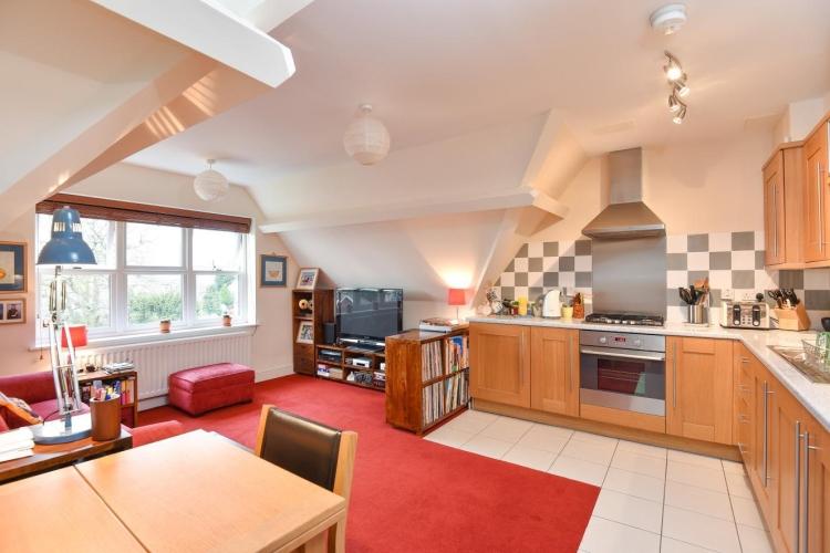 Knotley Way West Wickham BR4 1 bed apartment £1,250 pcm (£288 pw)