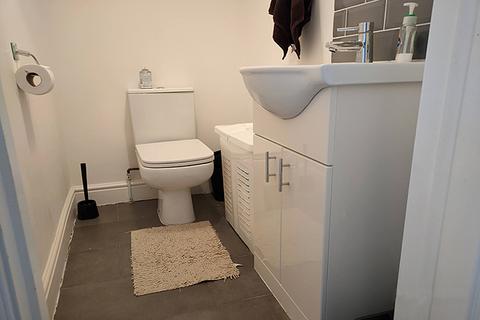 3 bedroom flat to rent, Asof St, London SE10