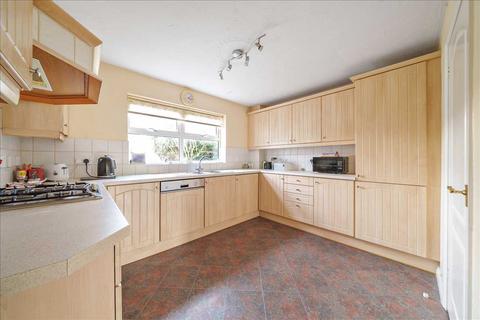 4 bedroom detached house for sale - Andeferas Road, Andover
