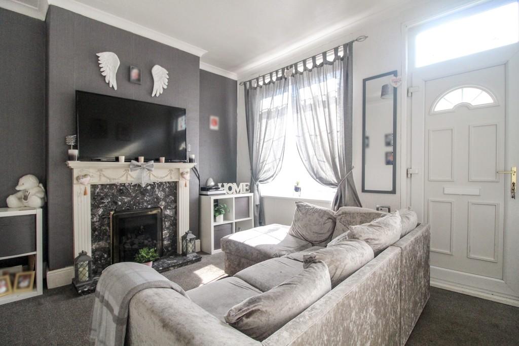Sandy Lane, Hucknall 2 bed terraced house for sale £145,000