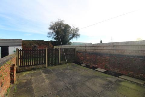 3 bedroom terraced house to rent, Co-Operative Avenue,