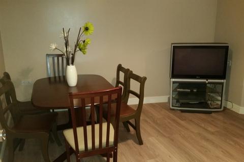 3 bedroom flat to rent, Tennyson Street, The Arboretum