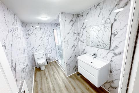3 bedroom flat to rent, Tennyson Street, The Arboretum