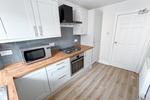 3 bedroom flat to rent, Tennyson Street, The Arboretum