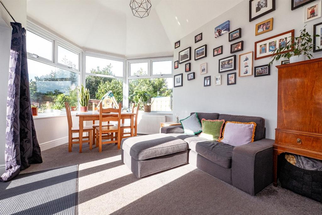 Living Dining Area
