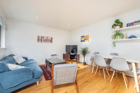 2 bedroom apartment for sale, 112 Gifford Street, London, N1.