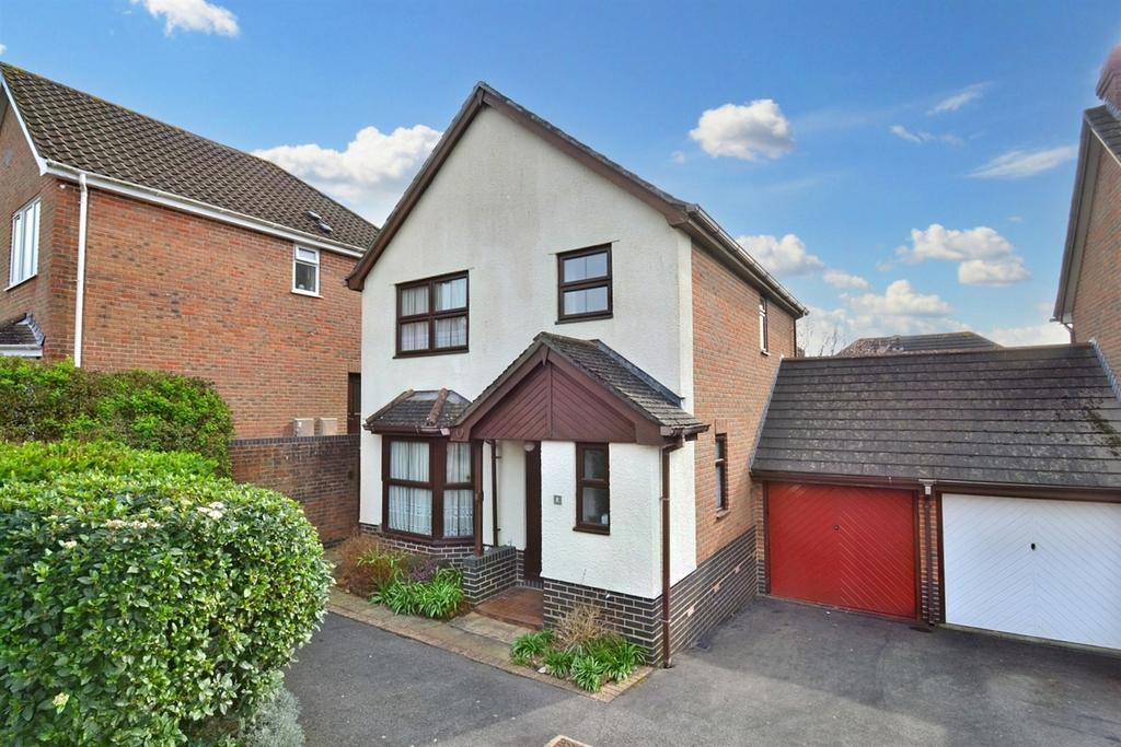Broadstone 3 bed detached house for sale £450,000