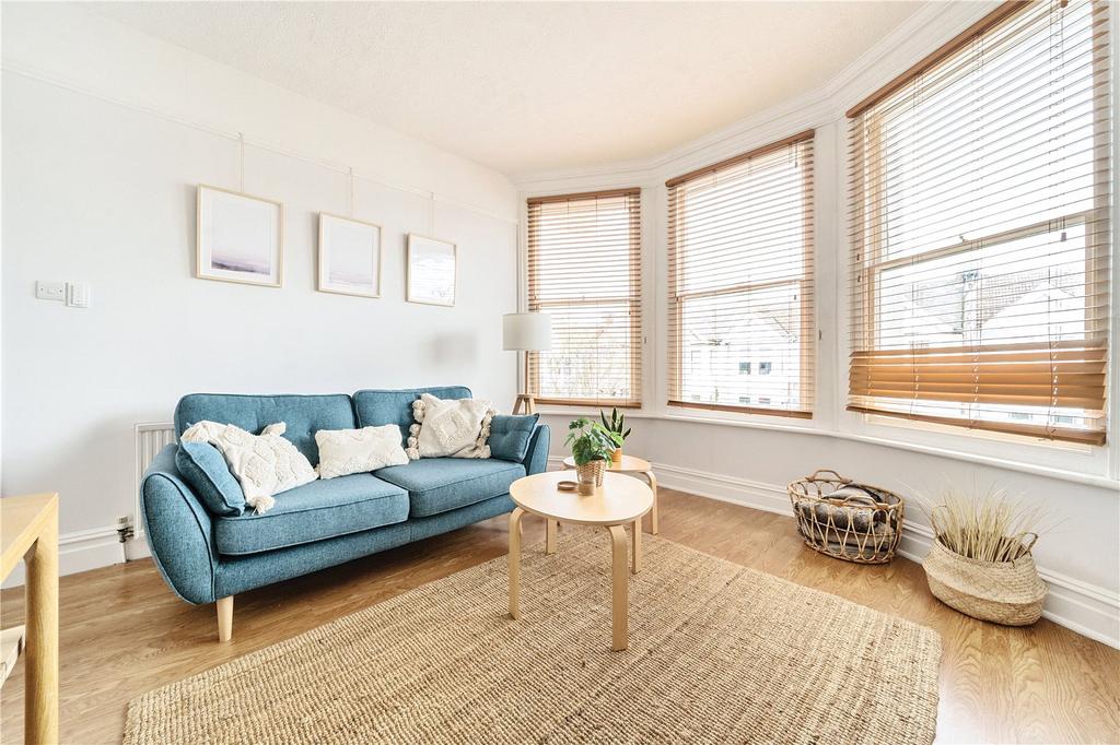 Alexandra Road, Worthing, West... 1 bed flat £995 pcm (£230 pw)