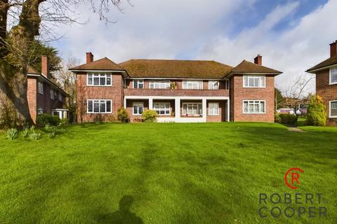46 The Glen, Northwood, HA6 2UR