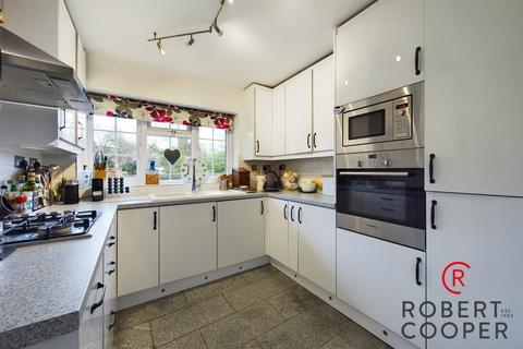 46 The Glen, Northwood, HA6 2UR