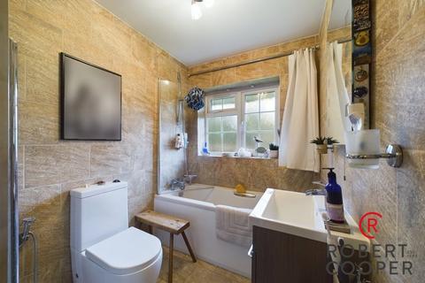 46 The Glen, Northwood, HA6 2UR