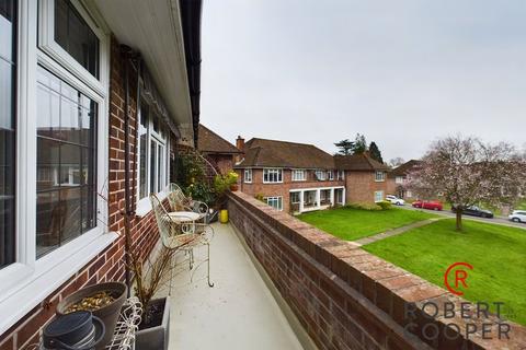 46 The Glen, Northwood, HA6 2UR