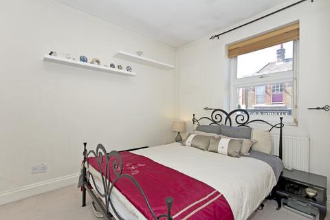 2 bedroom cottage for sale, Penwith Road, Southfields, SW18
