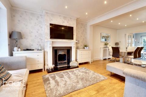 53 The Ridgeway, Harold Wood, Romford, RM3 0DS