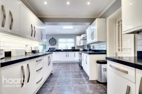 53 The Ridgeway, Harold Wood, Romford, RM3 0DS