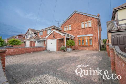 4 bedroom detached house for sale - Steli Avenue, Canvey Island, SS8