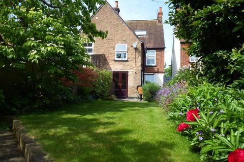 3 bedroom semi-detached house for sale, London Road, Stevenage, Hertfordshire, SG1