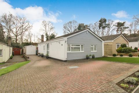 3 bedroom bungalow for sale - Lockwood Close,  Farnborough, GU14