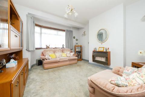 2 bedroom ground floor maisonette for sale, Tolcarne Drive, Pinner HA5