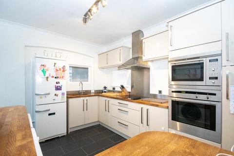 19 Cecil Park, Pinner, HA5 5HJ