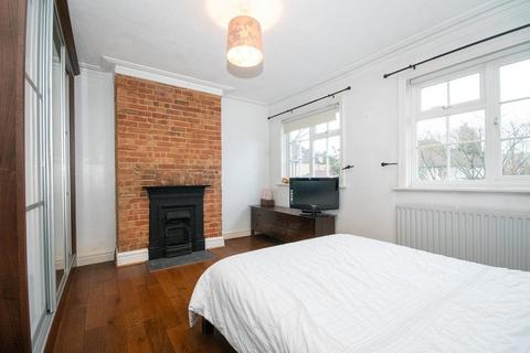 19 Cecil Park, Pinner, HA5 5HJ