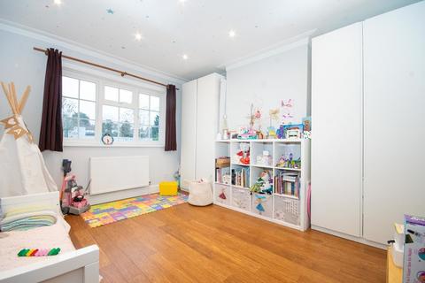 19 Cecil Park, Pinner, HA5 5HJ