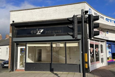 Retail property (high street) to rent, Sea Road, Fulwell