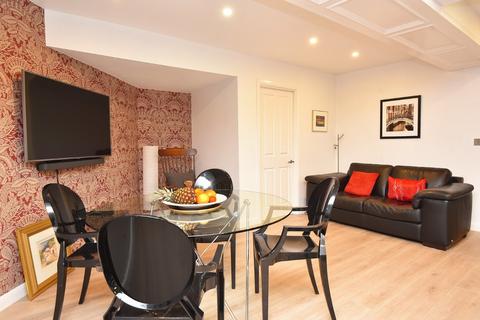 Flat 1, 1 Coppice Drive, Harrogate, HG1 2JE