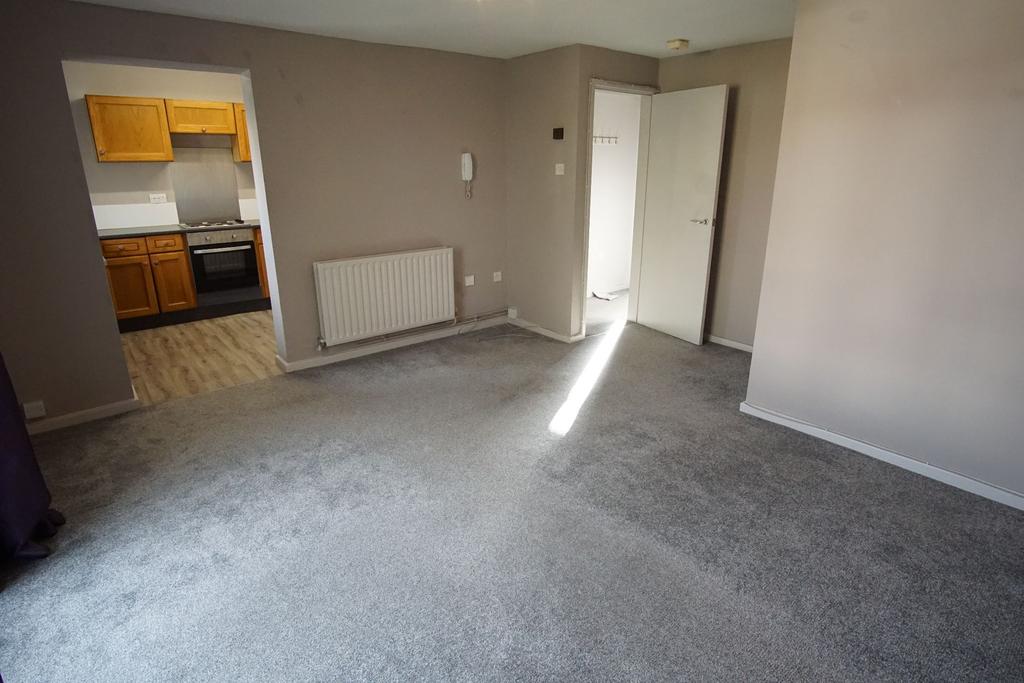Leeds LS14 1 bed flat to rent £700 pcm (£162 pw)
