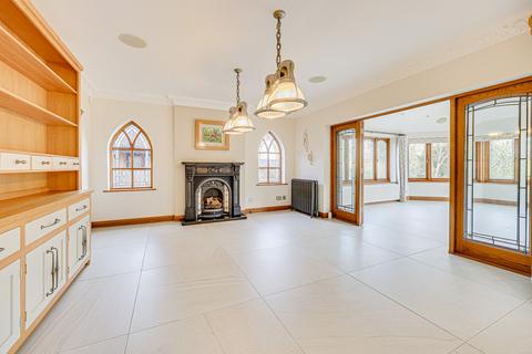 Oaklands Folly Chase, Hockley, SS5 4SF