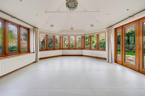 Oaklands Folly Chase, Hockley, SS5 4SF