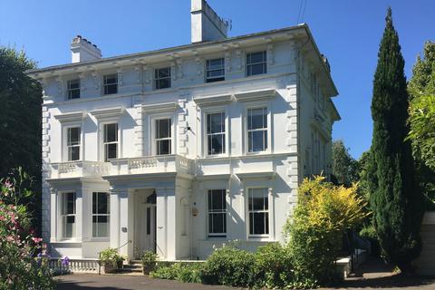 3 bedroom flat for sale, Calverley Park Gardens, Tunbridge Wells, Kent, TN1