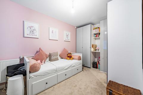 82 Ferndale Crescent, Carshalton, SM5 2FN