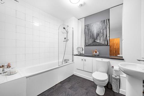 82 Ferndale Crescent, Carshalton, SM5 2FN