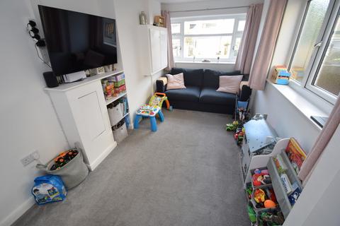 37 Roundwood, Shipley, BD18 4JP