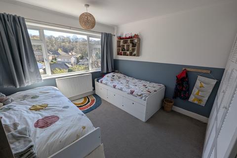 37 Roundwood, Shipley, BD18 4JP