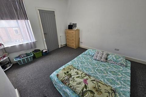 3 bedroom house to rent, Chilton Street, Barnsley