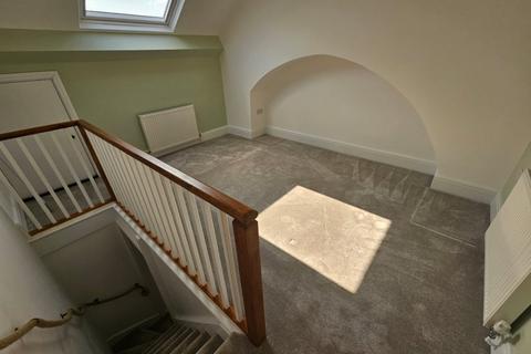 3 bedroom semi-detached house to rent, Sheffield Road, Barnsley
