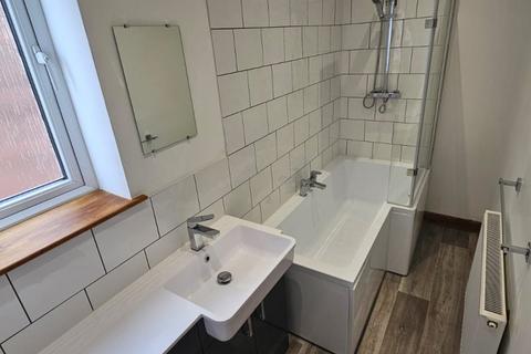 3 bedroom semi-detached house to rent, Sheffield Road, Barnsley