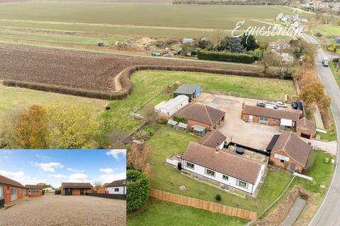 3 bedroom equestrian property for sale, Main Road, Grainthorpe, Louth