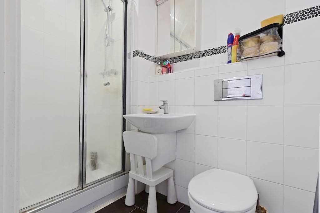 Ensuite shower