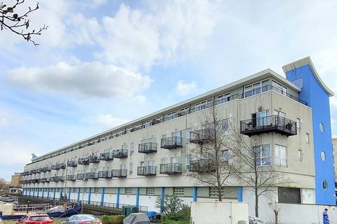 2 bedroom penthouse for sale, Venture Court, Gravesend DA12