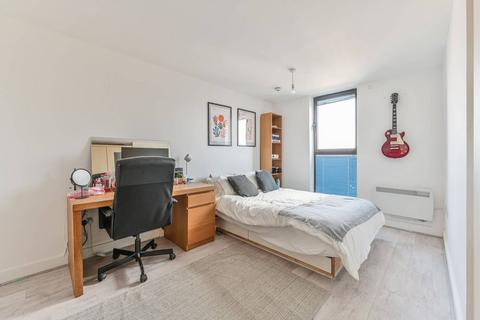 2 bedroom flat to rent, Petergate, Battersea, London, SW11