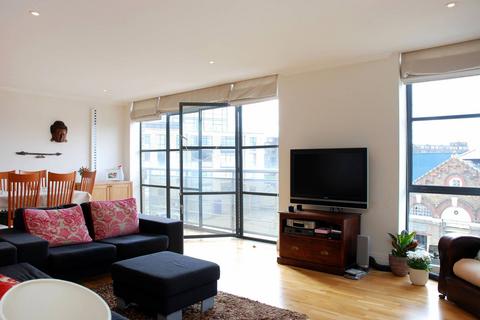 3 bedroom flat to rent, Ferry Quays, Brentford, TW8