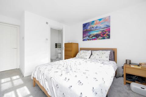 20 Hanover Place, London, E3 4QD
