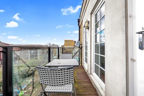 20 Hanover Place, London, E3 4QD