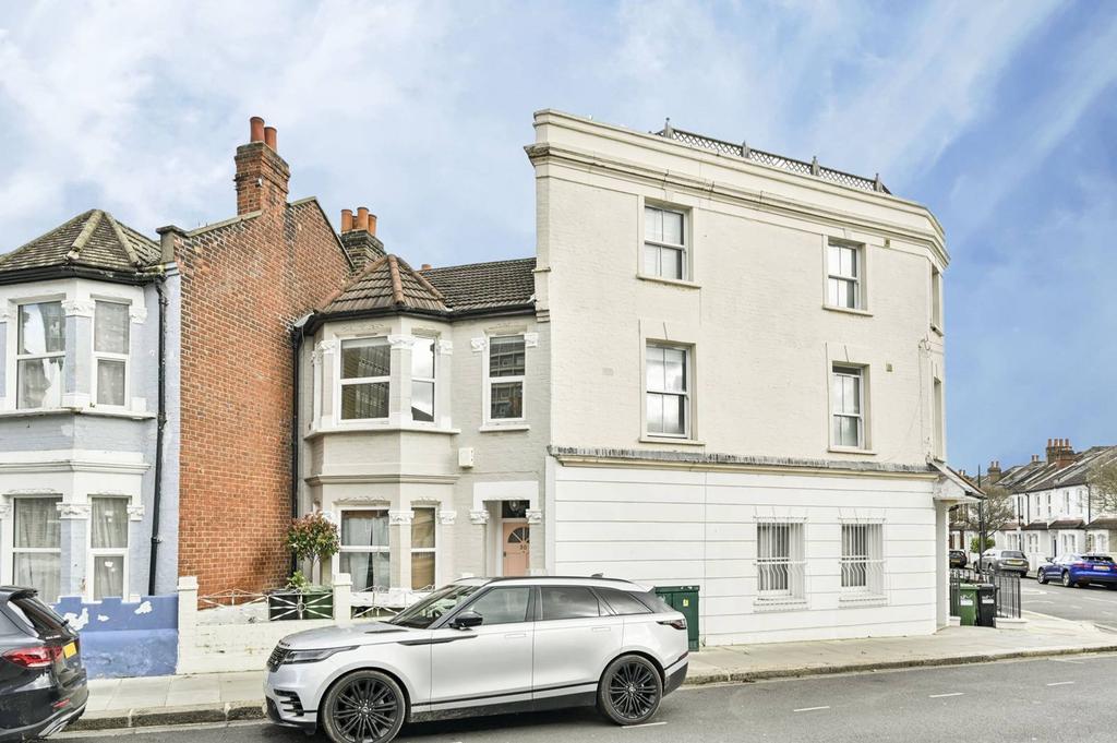 Margravine Road, Barons Court... 3 bed house for sale £1,150,000