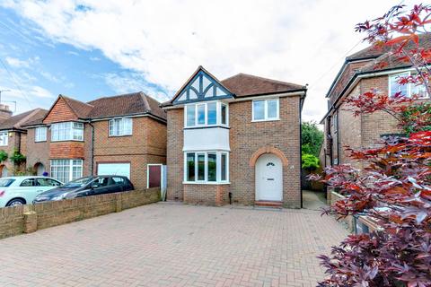 4 bedroom detached house to rent, Old Palace Road, Guildford, GU2
