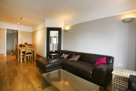 3 bedroom flat for sale, Moreland Court, Child's Hill, London, NW2