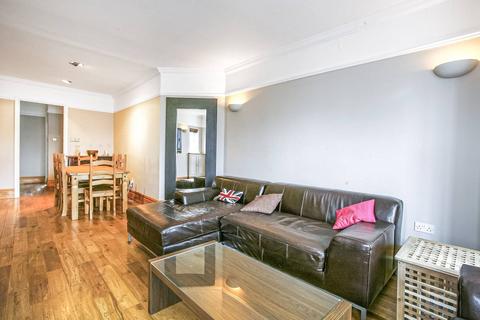 3 bedroom flat for sale, Moreland Court, Child's Hill, London, NW2